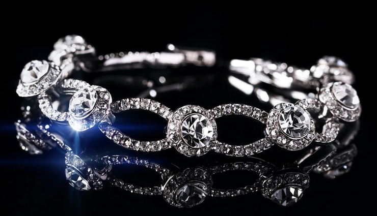 Karwa Chauth Special Gifts : करवा चौथ पर पत्नी को दें ये खास गिफ्ट्स, हो जाएंगी खुश karwa chauth,karwa chauth 2021,karwa chauth gift ideas,karwa chauth gift ideas in hindi