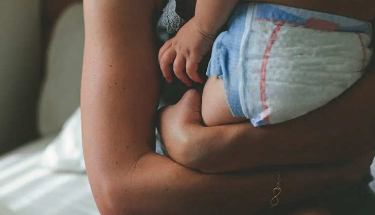 क्या  डायपर रैशेज़ से परेशान हो रहा हैं आपका बच्चा, अपने ये टिप्स