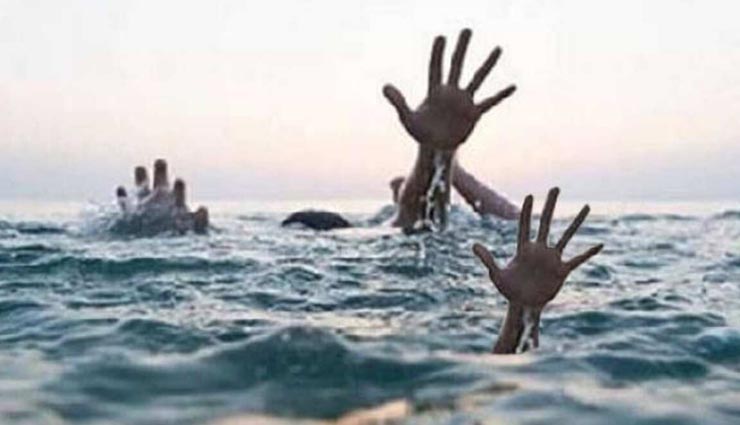 नर्मदा के किनारे सेल्फी लेते समय फिसला पैर, बाड़मेर के दो दोस्तों की डूबने से हुई मौत