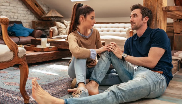 bad habits in relationships,toxic relationship habits,common relationship mistakes,habits that ruin love,relationship red flags,holding grudges,criticizing partner family,public fights in relationship,emotional maturity in relationships,how to fix relationship issues