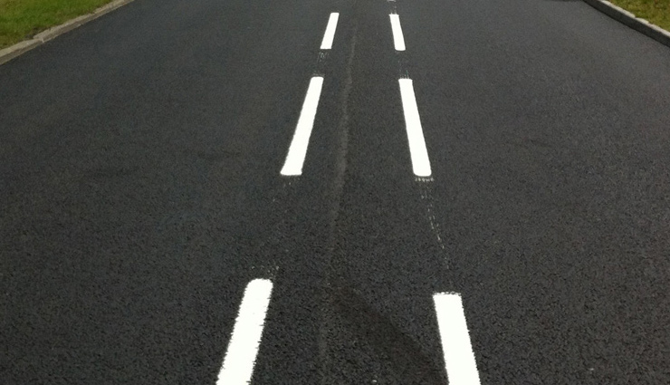 lines painted on road,meaning of lines painted on road ,सफ़ेद-पिली लाइन,सड़क