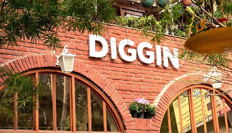 places to enjoy coffee in delhi,coffee shops in delhi,ama cafe,majnu ka tila,cafe turtle,khan market,kunzum travel cafe,hauz khas,the coffee shop,saket,diggin,anand lok