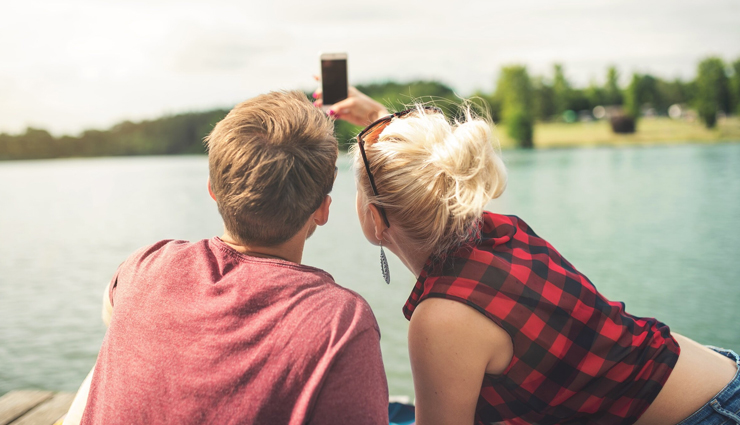 digital intimacy in relationships,maintaining emotional closeness online,strengthening digital intimacy,relationship tips for long-distance couples,online communication for couples,emotional connection through technology,how to build digital intimacy,nurturing relationships with digital tools,staying emotionally connected remotely,long-distance relationship advice