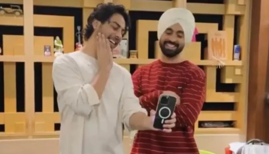 2 News : दिलजीत पहली बार आर्यन से मिलने पर इसलिए हुए हैरान, मालदीव्स में वेकेशन का मजा ले रही हैं अनन्या