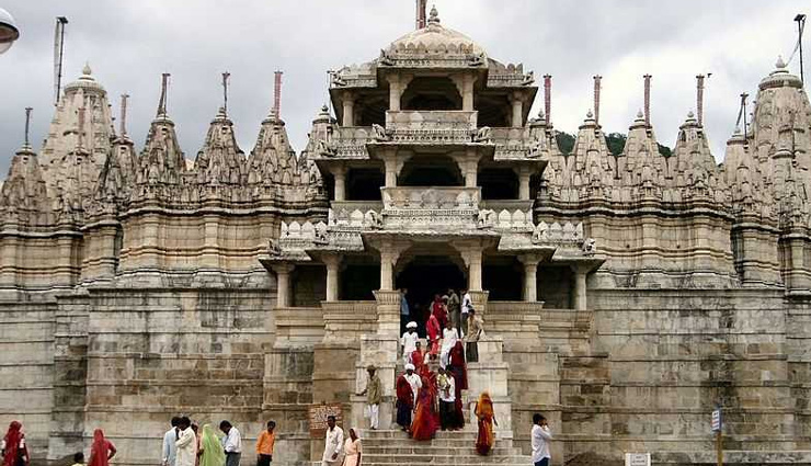 आध्यात्मिकता के साथ इतिहास का भी केंद्र बनते है ये 10 भारतीय मंदिर, आइये जानें famous indian temples,popular temples in india,iconic temples of india,must-visit temples in india,sacred temples in india,ancient temples of india,historic indian temples,spiritual sites in india,temples with historical significance,renowned hindu temples in india,tourist attractions temples in india,cultural heritage temples in india