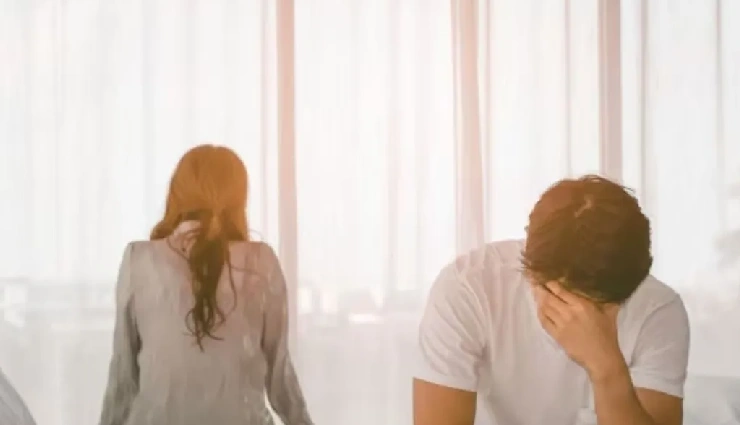 signs of a controlling boyfriend,emotionally controlling relationship,toxic love signs,emotional manipulation in relationships,how to spot control in a relationship,subtle signs of emotional abuse,possessive boyfriend behavior,toxic relationship warning signs,unhealthy romantic gestures,emotional abuse red flags,signs of manipulation in love