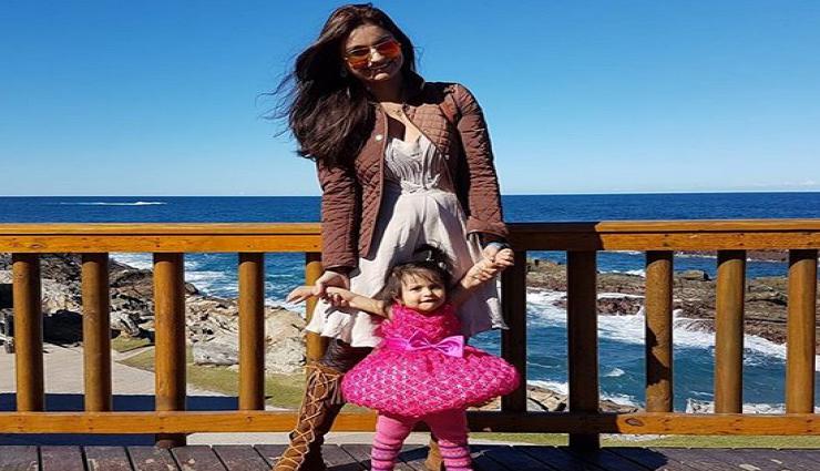 Bigg Boss- Ex BB Contestant Dimpy Ganguly and Her Daughter Are Too Much Adorable
