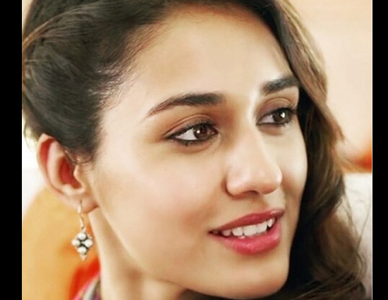 PICS : Best Debut Female of IIFA 2017 Disha Patani Has A Lot To Show Off