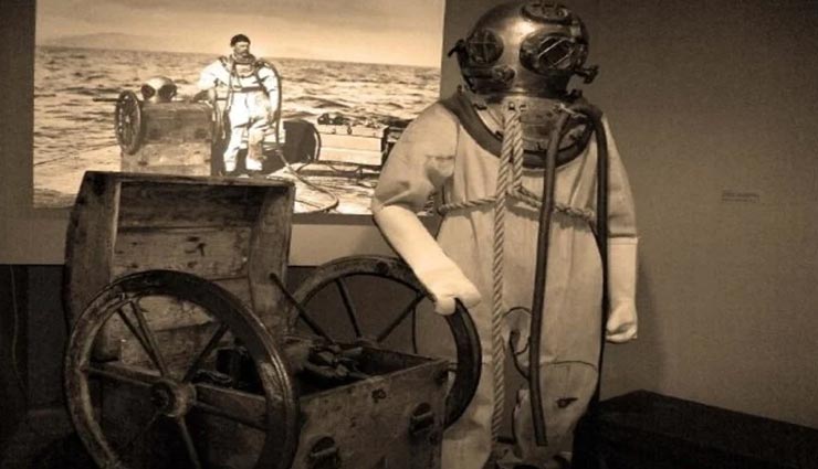 weird news,weird information,worlds first diving suit