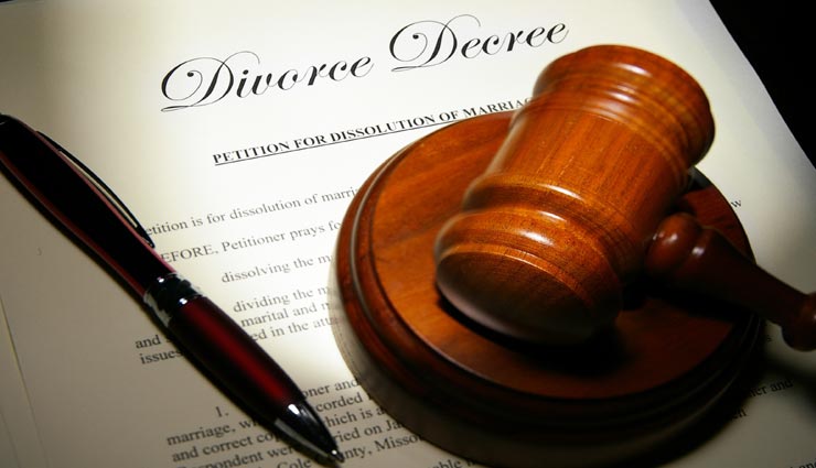 तलाक लेने के लिए पत्नी ने बताया ऐसा कारण जिसे जान आप भी रह जाएंगे सन्न