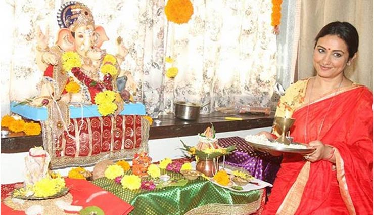 Ganesh Chaturthi 2018: अभिनेत्री दिव्या दत्ता ने अपने घर की बप्पा की स्थापना, बताया लगता है जैसे बड़ा भाई विदेश से आया है