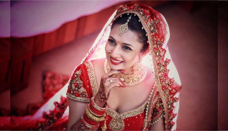 divyanka tripathi,nia sharma,hina khan,top 5 tv celebs popular than bollywood celebs,moni roy,jenniefer