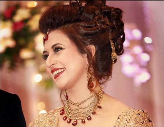 देखिये, रूही की इशी माँ के 8 हेयर स्टाइल लुक