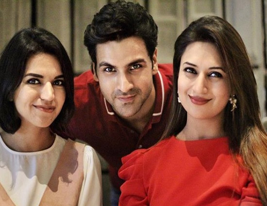 पति के साथ दिव्यांका त्रिपाठी ने मनाया क्रिसमस, देखे तस्वीरे