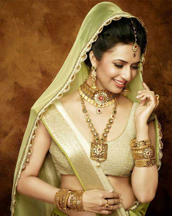 stylish blouse designs,divyanka tripathi,fashion tips from divyanka tripathi,latest fashion tips