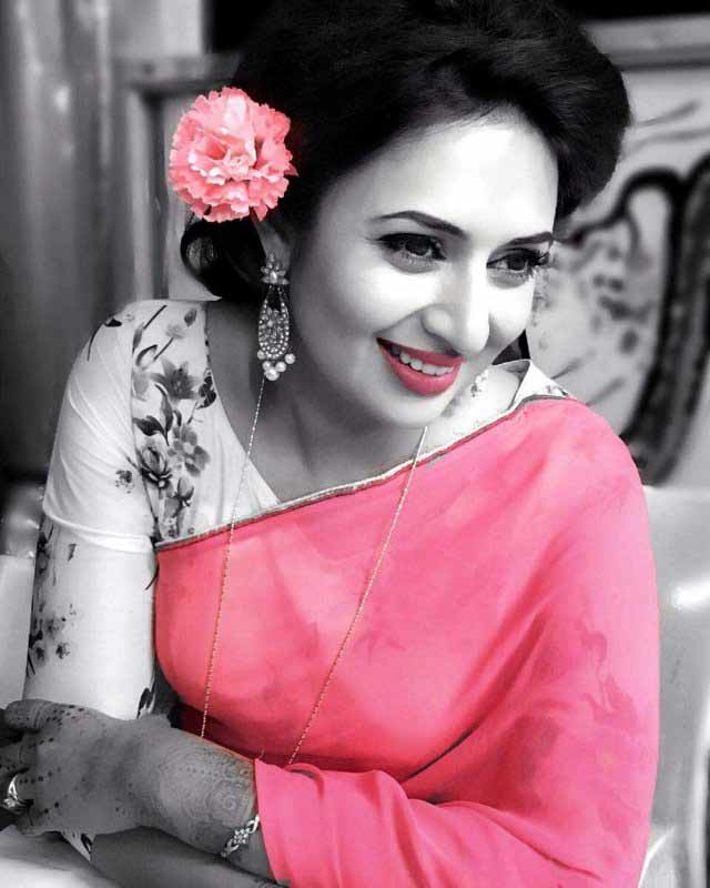 stylish blouse designs,divyanka tripathi,fashion tips from divyanka tripathi,latest fashion tips