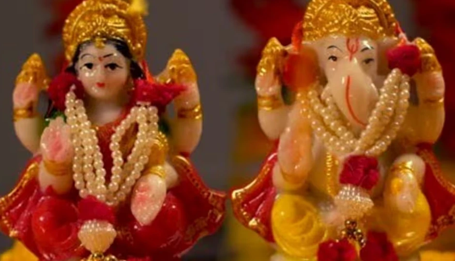 Diwali 2025: 20 अक्टूबर को क्यों है दीपावली पूजन का श्रेष्ठ मुहूर्त, जानिए किनसे रूठ जाती हैं मां लक्ष्मी
