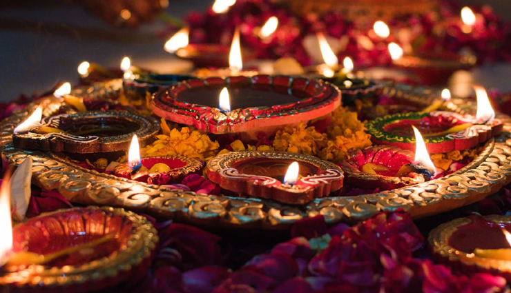 Diwali 2022: घर के इन दो कोनों में होता है भगवान धनवन्‍तरी, कुबेर देव और मां लक्ष्मी का वास, दिवाली से पहले जरूर करें साफ