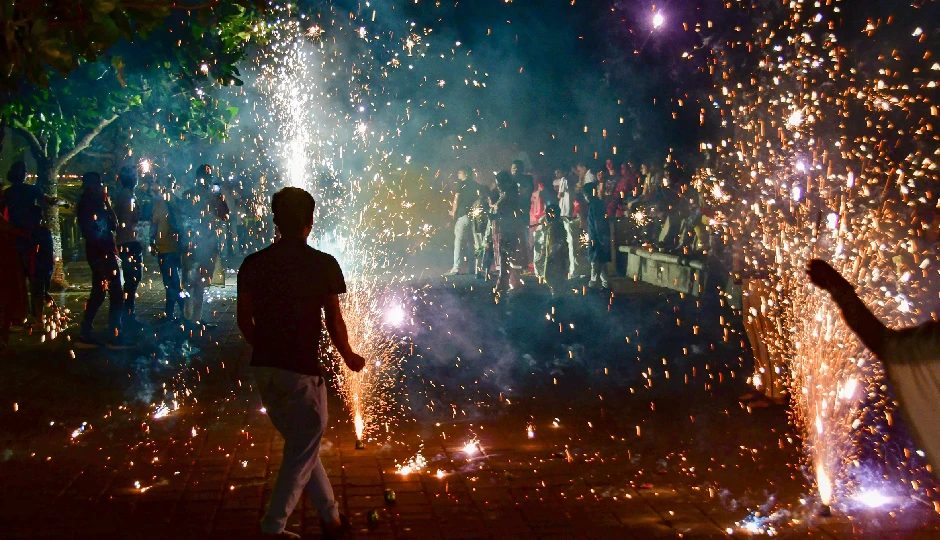 दिल्ली-एनसीआर में इन पटाखों के इस्तेमाल पर जेल की सजा, जानें दिवाली 2025 के नियम