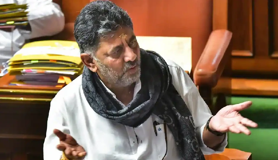 RSS की प्रार्थना पढ़ने पर डीके शिवकुमार ने मांगी माफी, कांग्रेस के प्रति अपनी निष्ठा को लेकर कही यह बात

