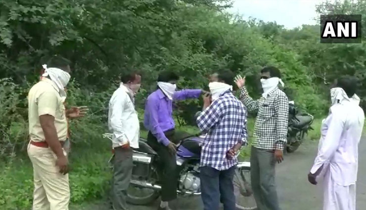 महाराष्ट्र: जंगल में मिले 100 से अधिक कुत्ते, बंधे थे मुंह और पैर