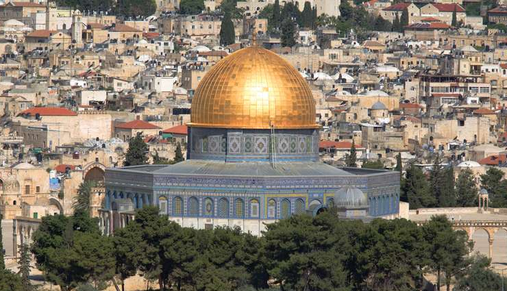 asia,amazing buildings in asia,lotus temple,himeji castle,potala palace,petra,hagia sophia,burj khalifa,dome of the rock,great wall of china,travel,holidays,travel guide,travel tips