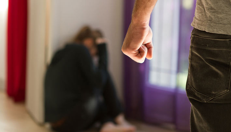 domestic violence,tips to stay safe from domestic violence,violence tips,family tips,relationship tips