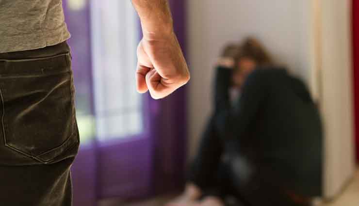 भरतपुर : बेटी पैदा होने के बाद बदला ससुराल वालों का रवैया, पति के तलाक की धमकी पर पत्नी ने खाया जहर