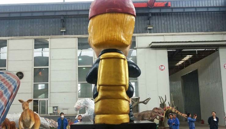 ब्रिटेन : डोनाल्ड ट्रम्प के विरोध में बनाया बोलने वाला रोबोट, करेगा यह काम donald trump,talking robot,uk,us,protest,sat on a toilet,weird story