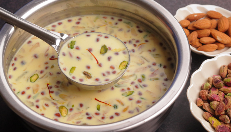 फेस्टिव सीजन के साथ आम दिनों में भी उठाएं दूध पाक का मजा, यह स्वीट डिश होती है पौष्टिक भी #Recipe