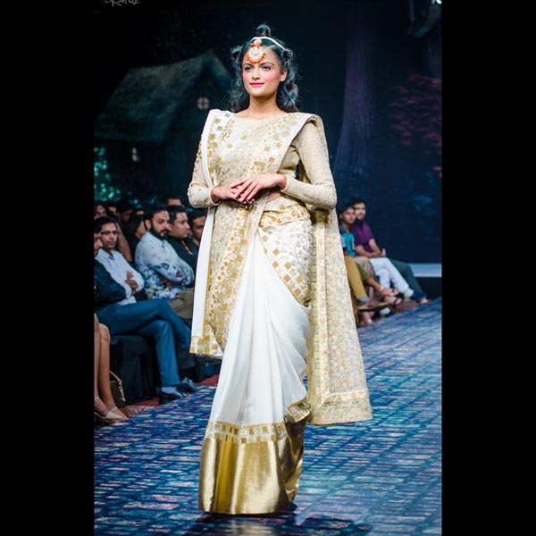 फैशन टिप्स : अपनी साड़ी को दे 'Glamorous Look' इन 5 तरीकों से fashionable tips,saree,dhoti style saree,bengali style saree,lehanga style saree,double pallu saree,jalpari style saree,fashion tips in hindi