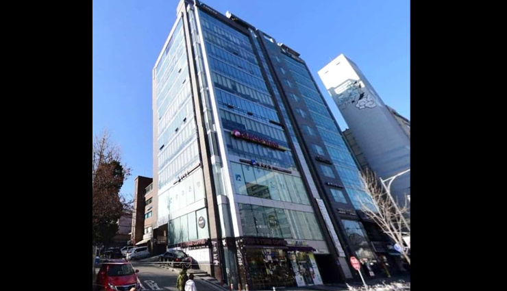 famous k- pop drama locations,k star road,idol entertainment buildings,smtown museum,myeongdong underground shopping mall,yongpyong station,aqua planet 63