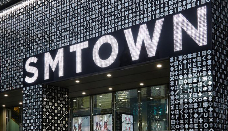 famous k- pop drama locations,k star road,idol entertainment buildings,smtown museum,myeongdong underground shopping mall,yongpyong station,aqua planet 63