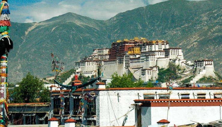 famous buddhist monasteries nepal,best monasteries to visit in nepal,kopan monastery nepal,amitabha monastery nepal,lumbini pilgrimage site,shechen monastery,white monastery seto gomba,swayambhunath complex,boudhanath stupa,ganden monastery,drepung monastery,sera monastery