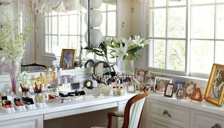 घर पर ड्रेसिंग टेबल को सजाने और व्यवस्थित रखने के टिप्स tips to organize dressing table,dressing table,dressing table decorating tips,household tips,home decor tips