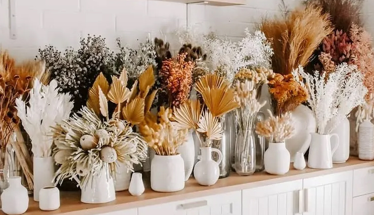 Capturing Elegance: The Art of Dried Flowers Arrangement