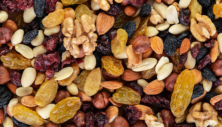 pregnancy,food for pregnancy,healthy food,dairy products,legumes,sweet potatoes,eggs,leafy green vegetables,lean meat,fish liver oil,berries,whole grains,dried fruits