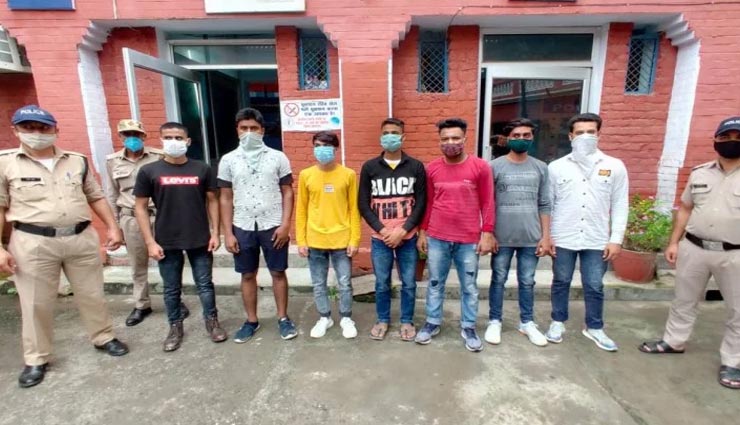 हरिद्वार : शराब के नशे में हाईवे पर कार में हुडदंग मचा रहे थे युवक, पुलिस ने किया सात को गिरफ्तार