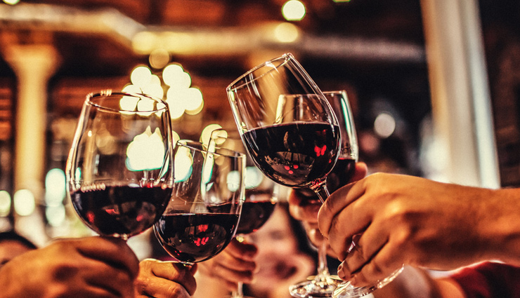 drinking etiquette,drinking etiquette around the world