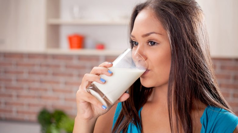 drinking milk,benefits of drinking milk,health benefits,milk,healthy living