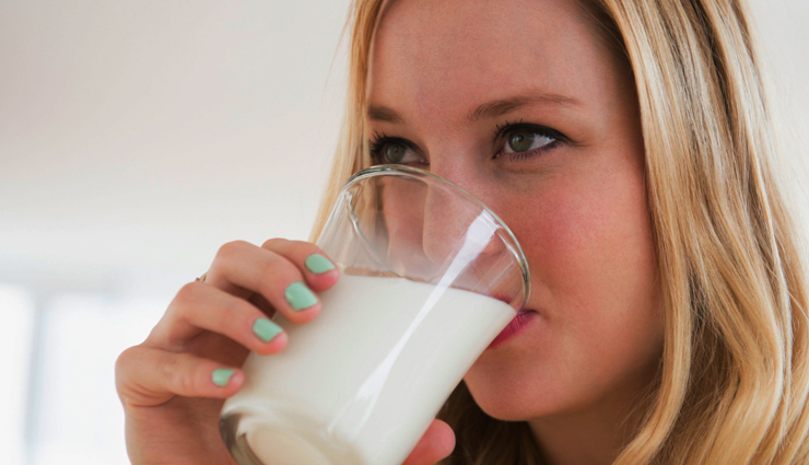 दूध पीने का अलग अंदाज सेहत के लिए हो सकता हैं फायदेमंद, जानें इसके 11 तरीके