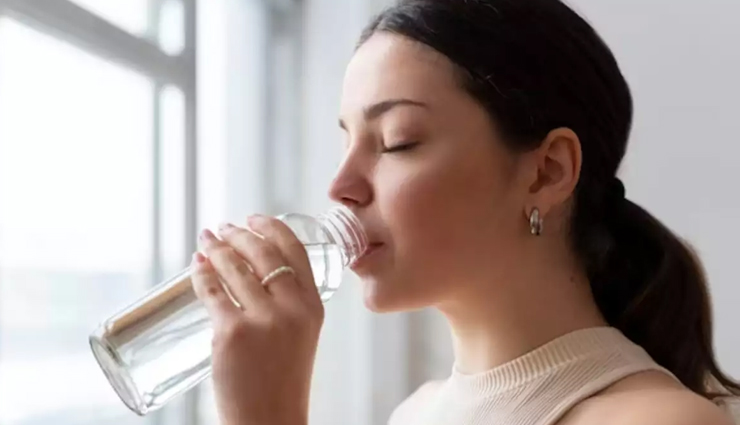 7 Amazing Benefits of Drinking Water For Your Skin