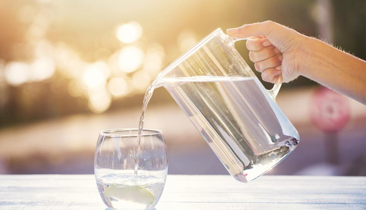 drinking water mistakes,common mistakes when drinking water,errors in water consumption,water drinking tips,proper hydration habits,healthy water intake,water consumption guidelines,mistakes to avoid when drinking water,best practices for drinking water,maintaining hydration,healthy hydration habits