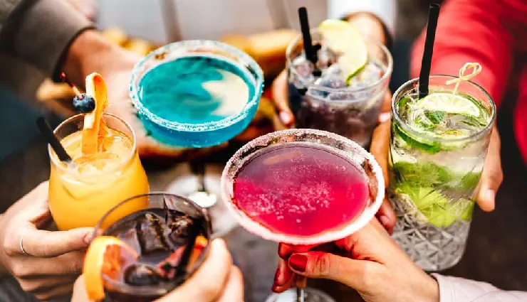 fast food addiction,addictive foods,processed food cravings,unhealthy snacks,foods to avoid,sugar cravings,junk food addiction,refined carbs and fats,artificial flavors,stop fast food cravings