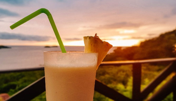 costa rica,drinks to try in costa rica,unique drinks in costa rica,agua dulce,agua de sapo,resbaladera,batidos,jugo de tamarindo