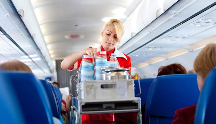 5 Drinks You Should Avoid Ordering on a Flight