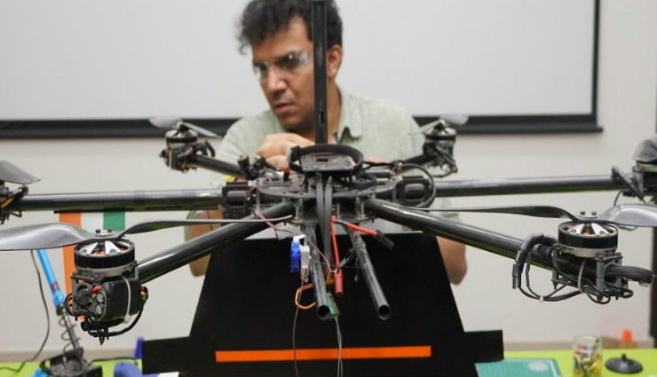 coronavirus,lucknow,milidraj,spray,drone,covid 19,uttar  pradesh,news