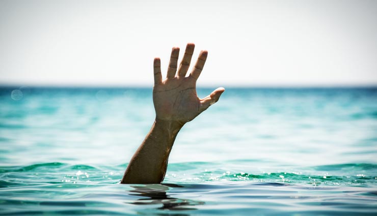 पंजाब : संतुलन खोकर नहर में गिरी फौजियों की कार, एक की मौत जबकि दूसरा पानी में बहा