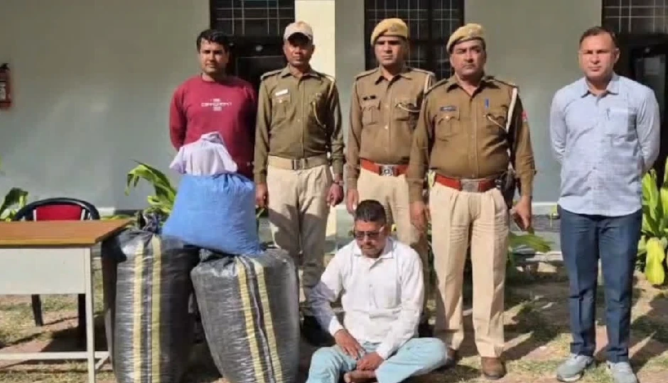 फतेहपुर में नशा तस्करी का खुलासा, घर से मादक पदार्थ बेचते आरोपी गिरफ्तार, 10 लाख की ड्रग्स जब्त