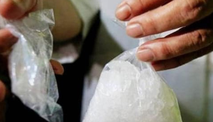 पेट में थी 10 करोड़ रूपये की हेरोइन, 25 घंटे से नहीं गया था टॉयलेट, मुंबई एयरपोर्ट से गिरफ्तार